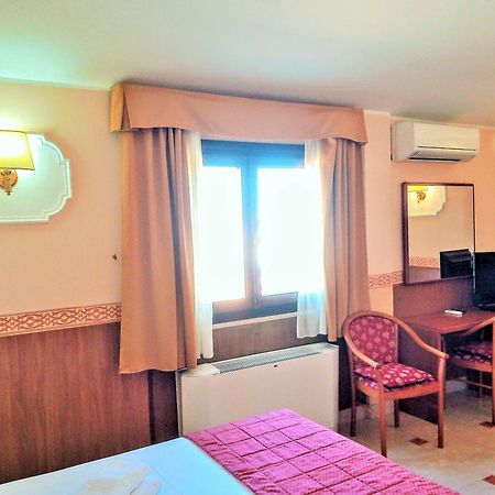 Hotel Riviera Fiumicino Bagian luar foto