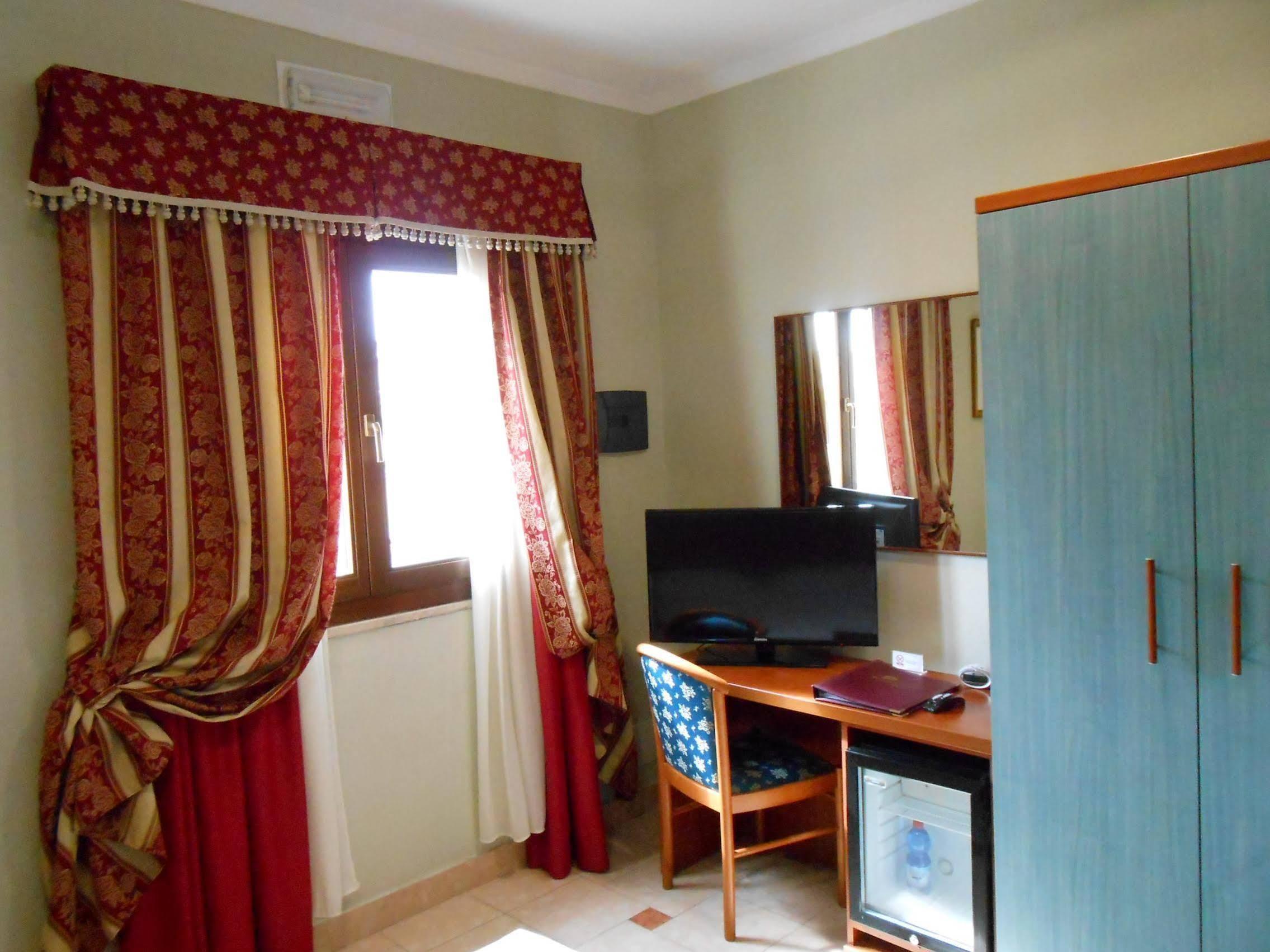 Hotel Riviera Fiumicino Bagian luar foto