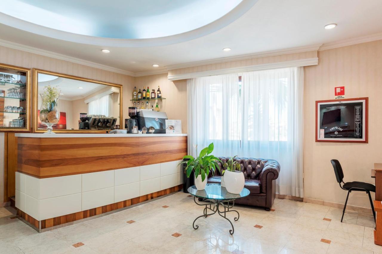 Hotel Riviera Fiumicino Bagian luar foto