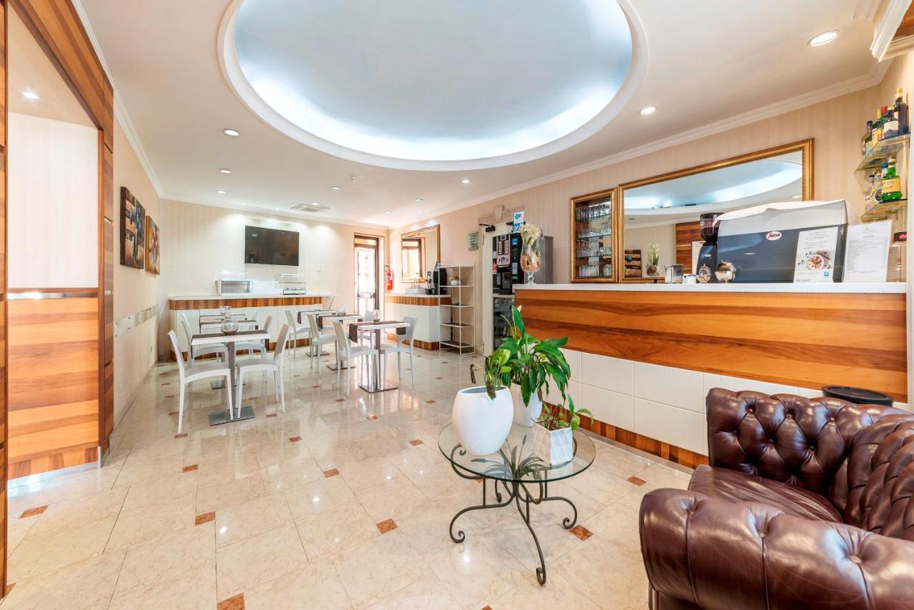 Hotel Riviera Fiumicino Bagian luar foto