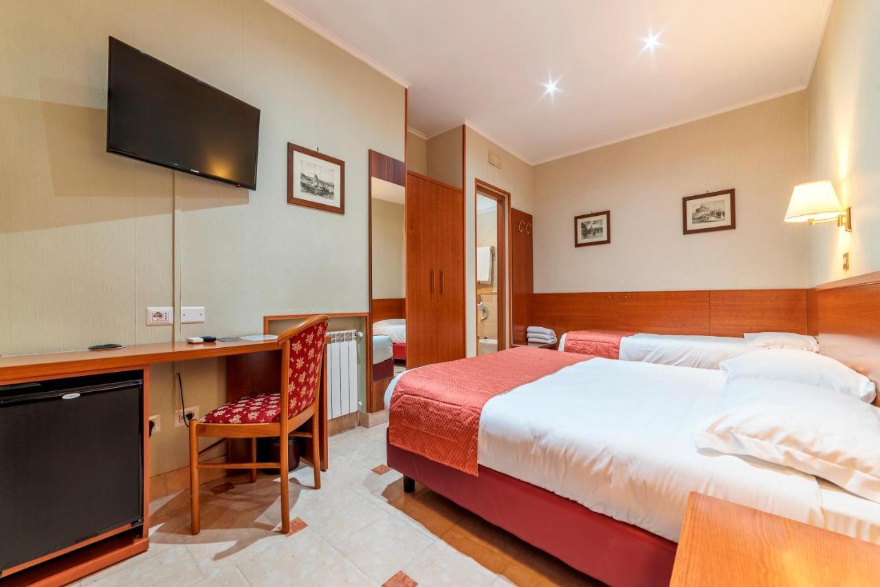 Hotel Riviera Fiumicino Bagian luar foto