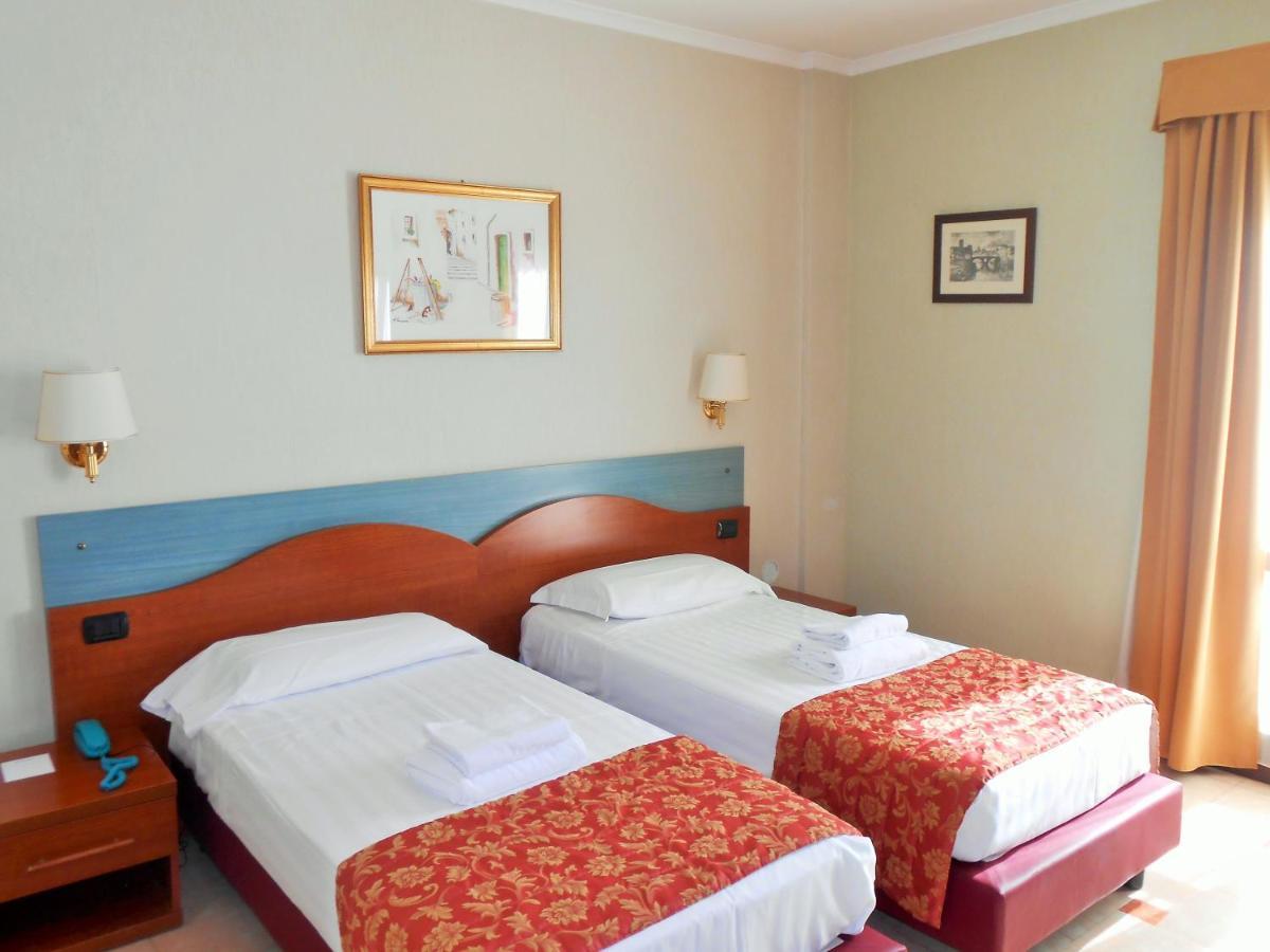 Hotel Riviera Fiumicino Bagian luar foto