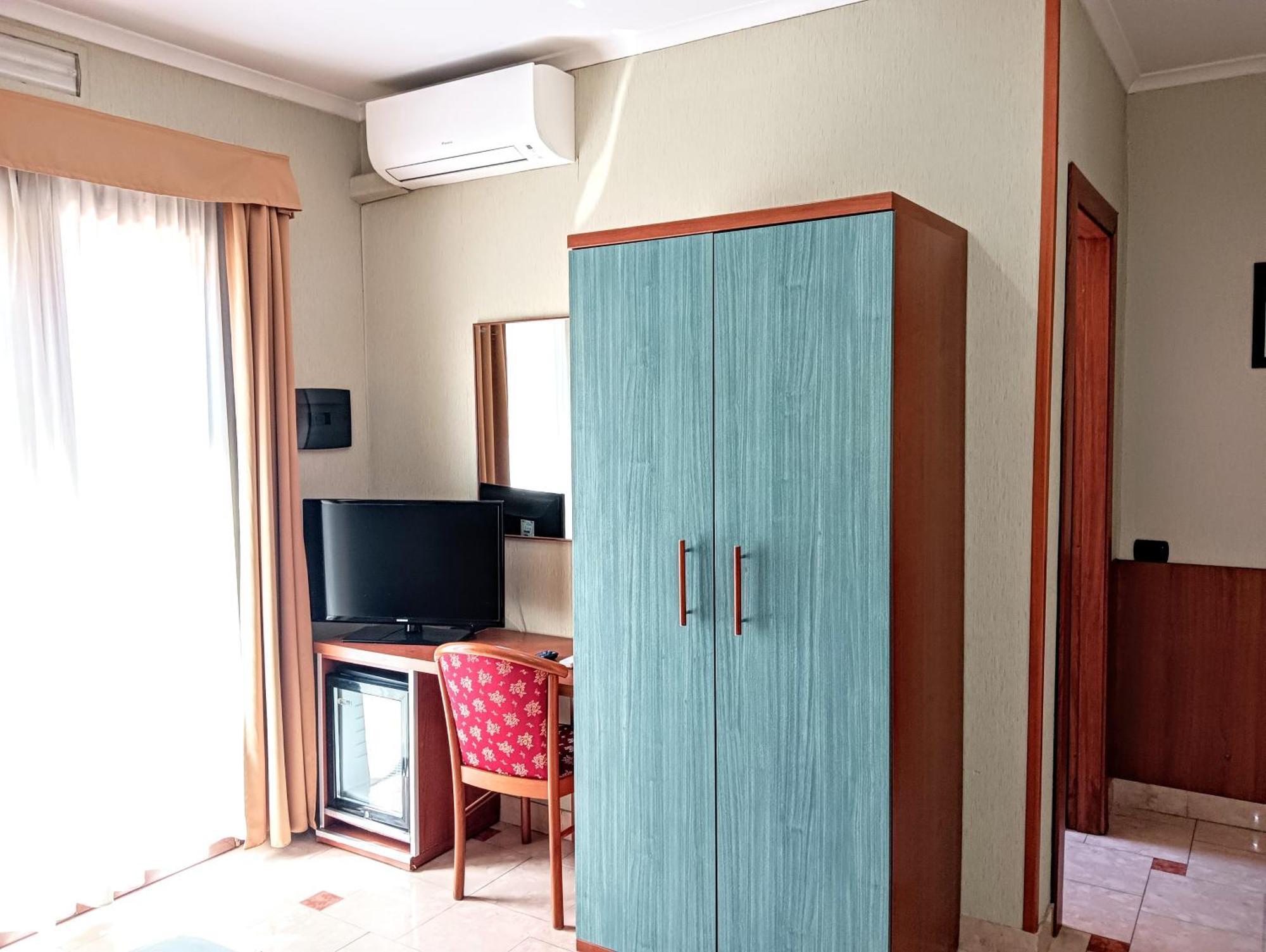 Hotel Riviera Fiumicino Bagian luar foto
